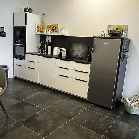 Hausmamamia Apartment *